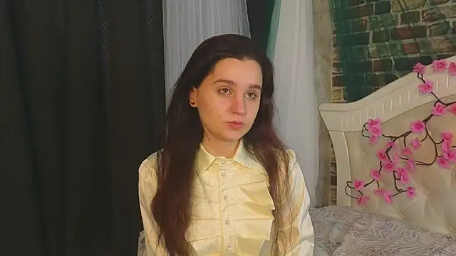 Snapshot of ReynaEdge chatting on 28, 5, 2026 ReynaEdge online show from 28, 5, 2026