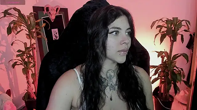 Snapshot of MissCharlottte_18 chatting on 8, 7, 2026 MissCharlottte 18 online show from 8, 7, 2026