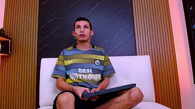Snapshot of Isak_Berekoa chatting on 3, 6, 2026 Isak Berekoa online show from 3, 6, 2026