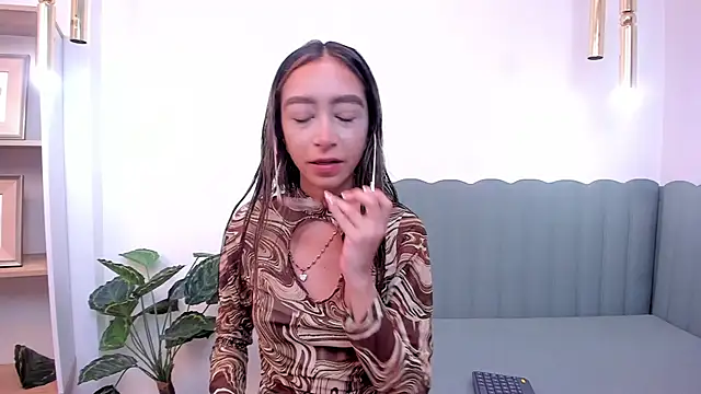HannaCarttier  online show from 30, 6, 2026