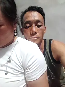 Snapshot of myle-couple22 chatting on 17, 5, 2026 myle-couple22 online show from 17, 5, 2026
