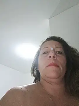 Snapshot of Nikki_milf69 chatting on 26, 6, 2026 Nikki milf69 online show from 26, 6, 2026