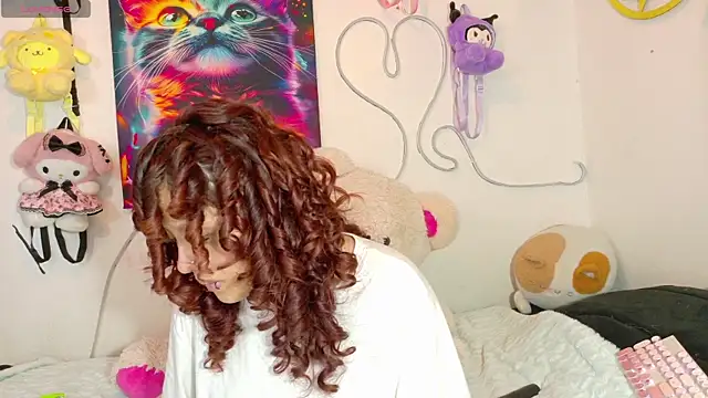 Snapshot of theiamoon chatting on 25, 6, 2026 theiamoon online show from 25, 6, 2026