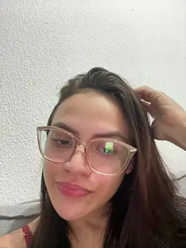 Snapshot of Sarah__hot chatting on 7, 7, 2026 Sarah hot online show from 7, 7, 2026