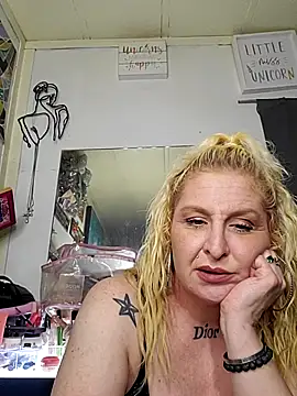 NutNmyGUTdaddy online show from 4, 6, 2026