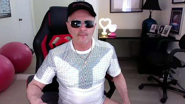 Snapshot of hotdadbod chatting on 15, 3, 2025 hotdadbod online show from 15, 3, 2025