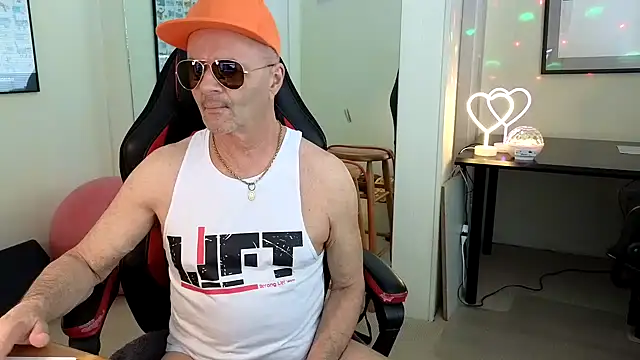 Snapshot of hotdadbod chatting on 11, 2, 2025 hotdadbod online show from 11, 2, 2025