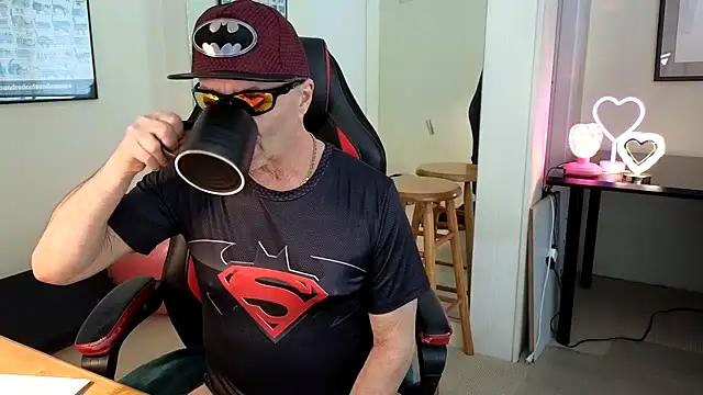 Snapshot of hotdadbod chatting on 2, 2, 2025 hotdadbod online show from 2, 2, 2025