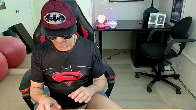 Snapshot of hotdadbod chatting on 8, 9, 2025 hotdadbod online show from 8, 9, 2025