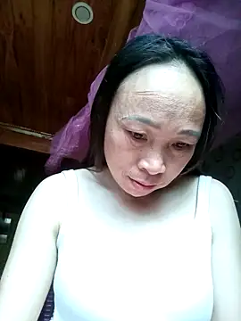 Snapshot of AuziBerry chatting on 13, 5, 2026 AuziBerry online show from 13, 5, 2026