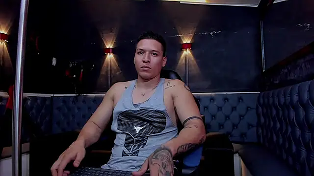 Snapshot of lucassimone_ chatting on 16, 5, 2026 lucassimone online show from 16, 5, 2026