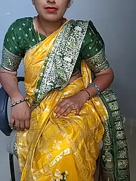 Snapshot of saina_baby chatting on 18, 5, 2026 saina baby online show from 18, 5, 2026