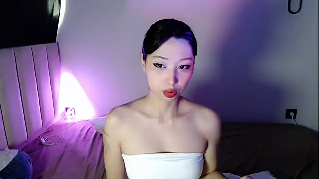 Snapshot of neverstoplovingme chatting on 28, 5, 2026 neverstoplovingme online show from 28, 5, 2026