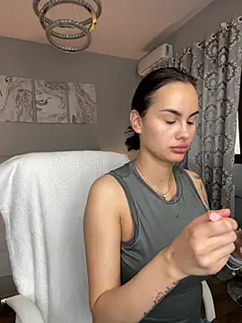 BabyyGirll  online show from 18, 6, 2026