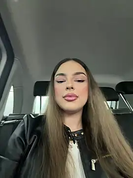 Snapshot of ScarletColesX chatting on 17, 5, 2026 ScarletColesX online show from 17, 5, 2026