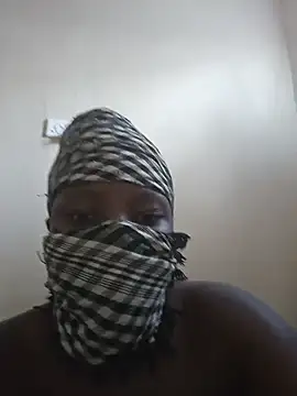 Snapshot of HlamiLuenel chatting on 3, 6, 2026 HlamiLuenel online show from 3, 6, 2026