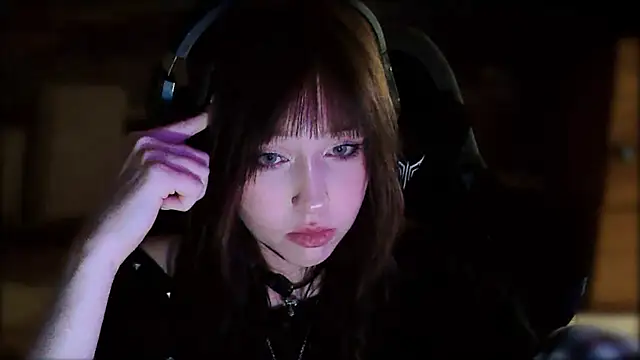 Snapshot of NoirEva chatting on 13, 5, 2026 NoirEva online show from 13, 5, 2026