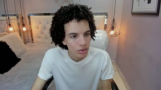 Snapshot of felix_haze chatting on 26, 5, 2026 felix haze online show from 26, 5, 2026