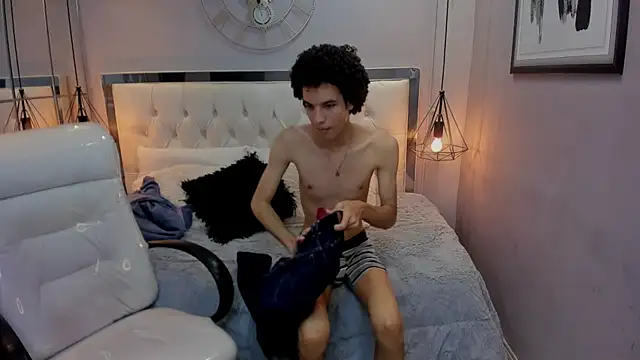 Snapshot of felix_haze chatting on 22, 5, 2026 felix haze online show from 22, 5, 2026