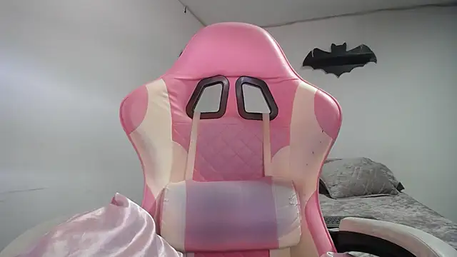 Snapshot of LiLuciana chatting on 8, 7, 2026 LiLuciana online show from 8, 7, 2026
