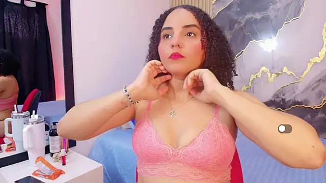 Snapshot of Sol__Latina chatting on 29, 5, 2026 Sol Latina online show from 29, 5, 2026