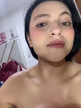 Snapshot of Miel_rousse chatting on 5, 6, 2026 Miel rousse online show from 5, 6, 2026