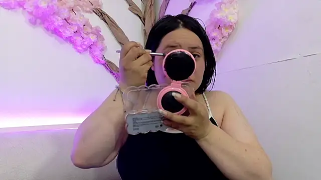 Laura  Castillo  online show from 23, 6, 2026