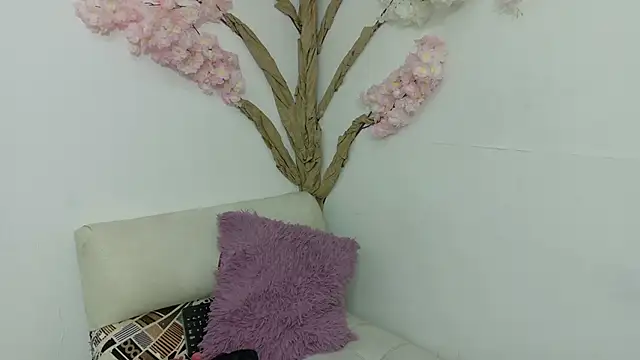 Laura  Castillo  online show from 10, 6, 2026