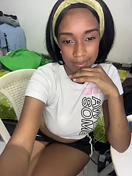 CandyDollXXX online show from 13, 5, 2026