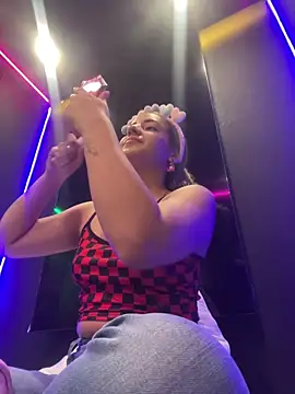 Bella-Saint online show from 25, 5, 2026