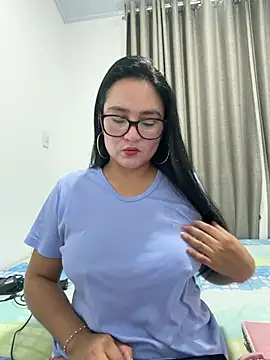Snapshot of rousee69_ chatting on 1, 7, 2026 rousee69 online show from 1, 7, 2026