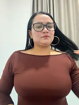 Snapshot of rousee69_ chatting on 23, 6, 2026 rousee69 online show from 23, 6, 2026