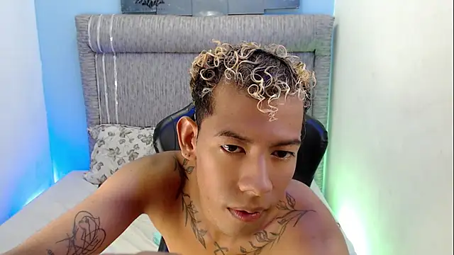 Snapshot of Taylerr_18 chatting on 20, 5, 2026 Taylerr 18 online show from 20, 5, 2026