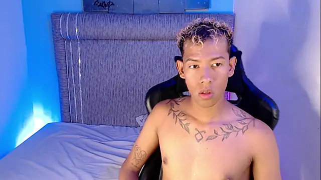Snapshot of Taylerr_18 chatting on 18, 5, 2026 Taylerr 18 online show from 18, 5, 2026