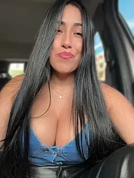 Snapshot of areviklusine1 chatting on 24, 7, 2026 areviklusine1 online show from 24, 7, 2026