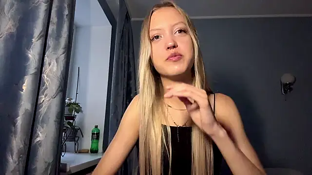 Snapshot of NievesHackey chatting on 19, 6, 2026 NievesHackey online show from 19, 6, 2026