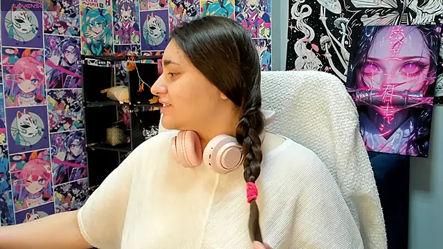 Snapshot of Ayleen_Gece chatting on 5, 6, 2026 Ayleen Gece online show from 5, 6, 2026
