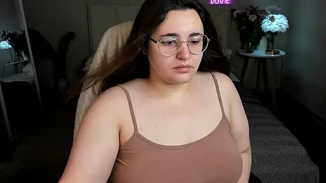 Snapshot of Ayleen_Gece chatting on 29, 6, 2026 Ayleen Gece online show from 29, 6, 2026