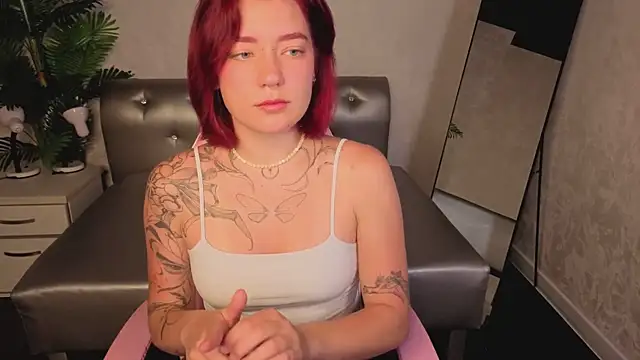 Snapshot of Nikki_Gringer chatting on 17, 6, 2026 Nikki Gringer online show from 17, 6, 2026