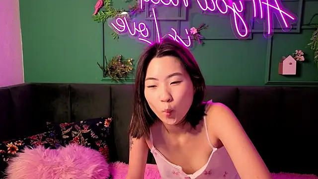 Snapshot of Runi_Asian chatting on 27, 6, 2026 Runi Asian online show from 27, 6, 2026