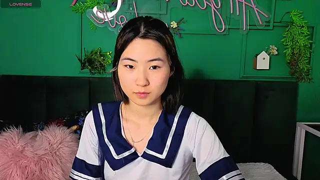 Snapshot of Runi_Asian chatting on 28, 5, 2026 Runi Asian online show from 28, 5, 2026
