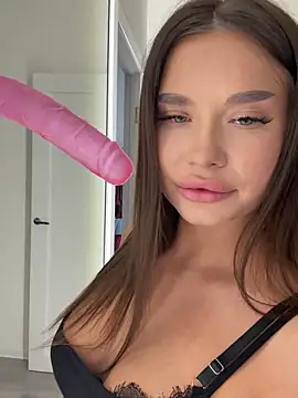 Snapshot of BeautyBella_ chatting on 17, 5, 2026 BeautyBella online show from 17, 5, 2026