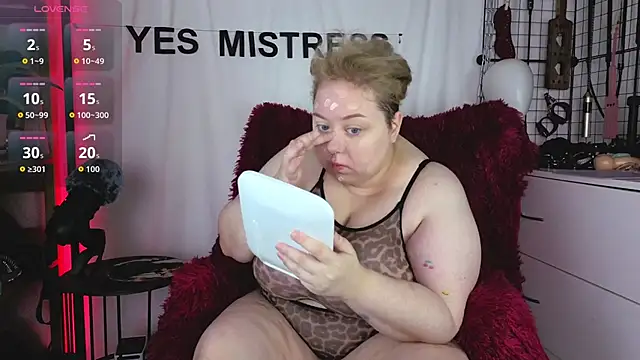 Snapshot of mistress_molly chatting on 18, 6, 2026 mistress molly online show from 18, 6, 2026