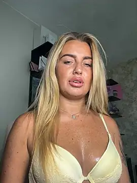 CharlottemilfUKx online show from 30, 5, 2026