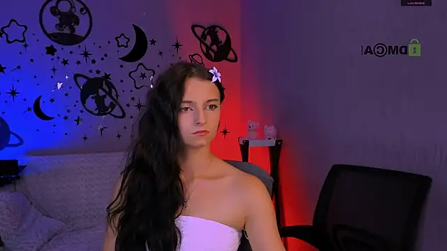 caroline honeyy online show from 13, 7, 2026