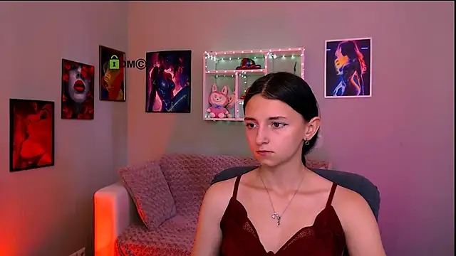 Snapshot of caroline_honeyy chatting on 16, 6, 2026 caroline honeyy online show from 16, 6, 2026
