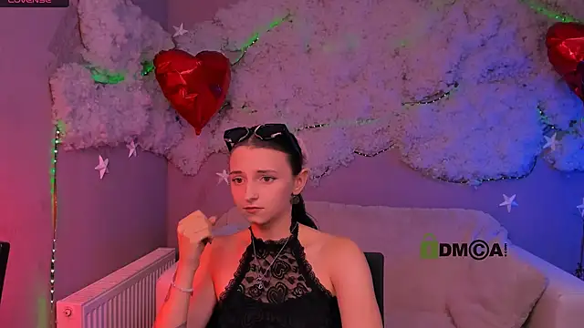 caroline honeyy online show from 16, 7, 2026