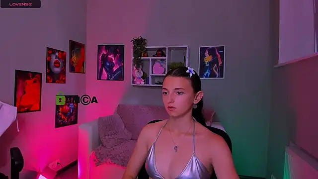 caroline honeyy online show from 28, 7, 2026
