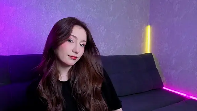 LunariaLive online show from 10, 6, 2026
