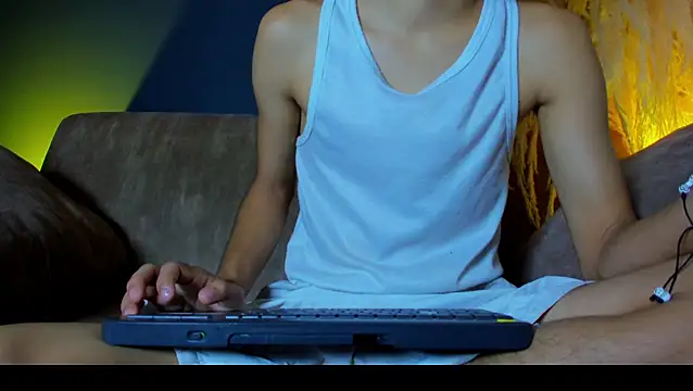 Snapshot of leonix_love chatting on 29, 5, 2026 leonix love online show from 29, 5, 2026